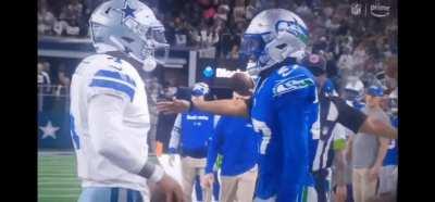 That's my QB...FLEX ON EM!!!