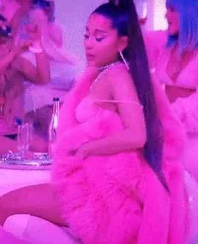 Wish she was bouncing on my dick like this 🤤😍