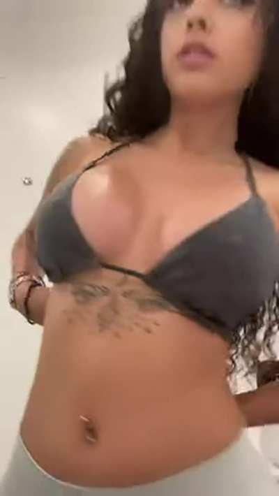 Malu Trevejo Nipple Slip Video