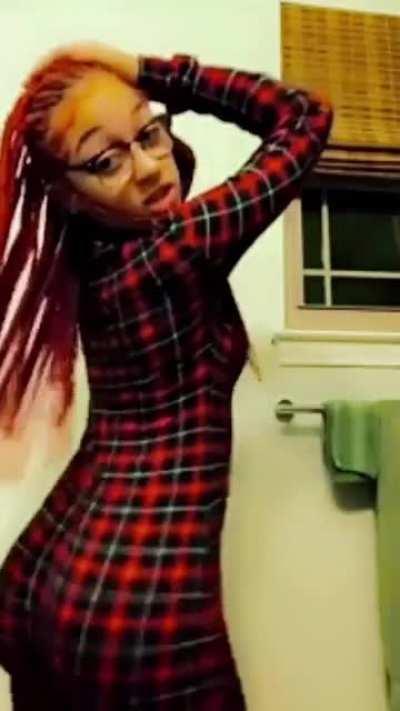 Another video of her😍