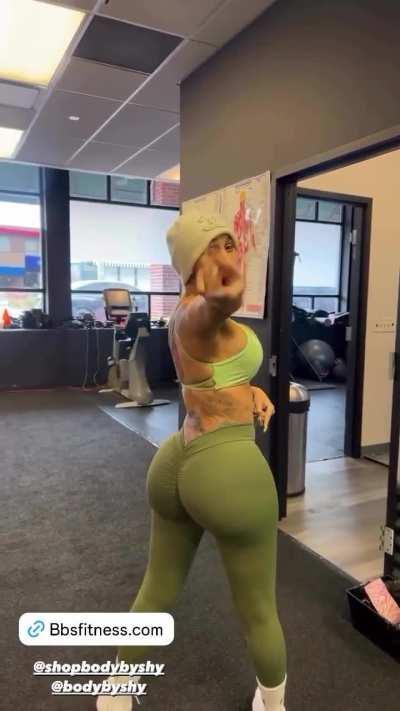 Cardi B In The Gym 