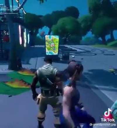 Skin de Chun-Li: *existe* todos: