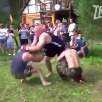 Russians having quarantine happy times Boxing/MMA training each other in Saint-Petersburg