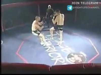 Worst way to start MMA round