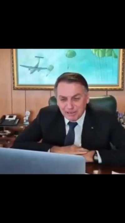 Mais uma vez, Bostalerdo fazendo um horrível comentário homofóbico.