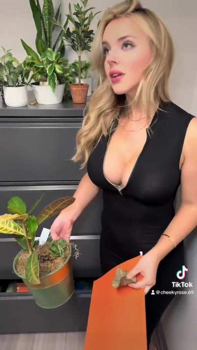 @cheekyrose.69 didnt know it was see through