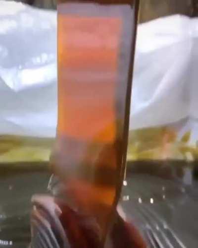 Anyone knows why viscous substances behave this way?