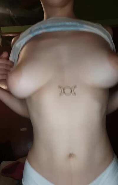 I hope this is a good time to show you my boobs 🥺