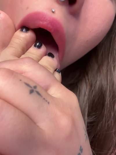 I hope you like to suck toes as much as I do