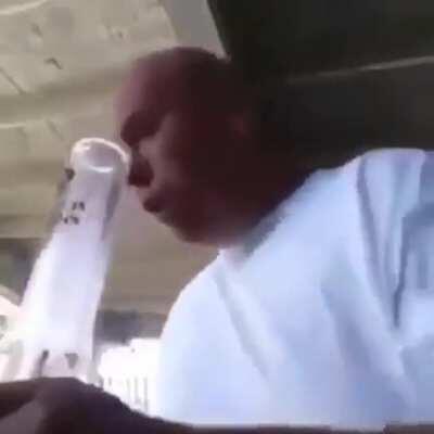 He tried to bong rip a Carolina Reaper