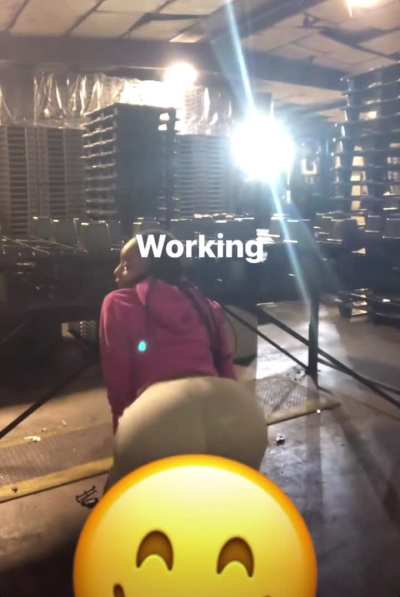 shakin ass on the job