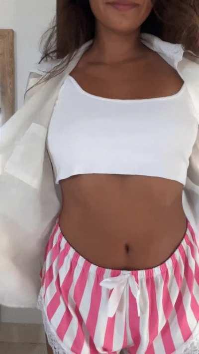 What hides behind this white linen? 🤭😊