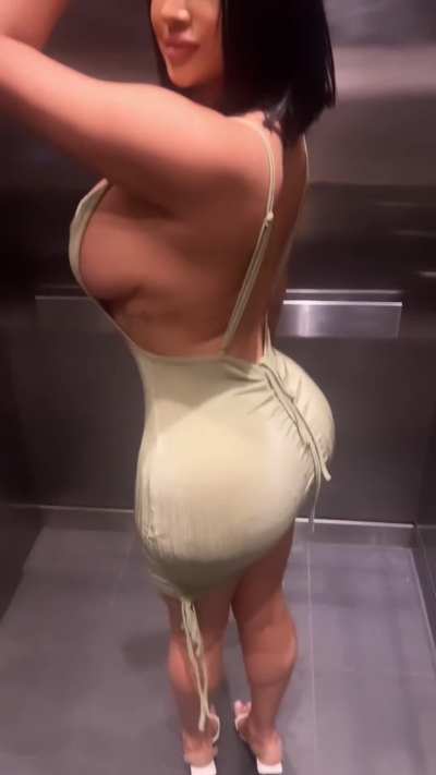 Nothing like a bolted booty🤤