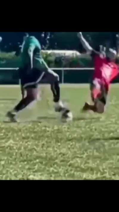 Lukaku (Inter) challenge against Juventus. No card given. 