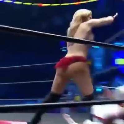 Scarlett Bordeaux stinkface