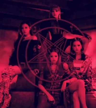 Me and the gals manifesting Evelynn ultimate skin 🔪