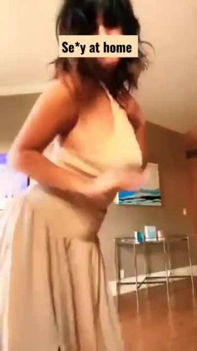 Selena Gomez Sexy Dance