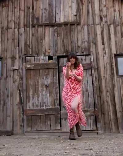 Ana De Armas dancing