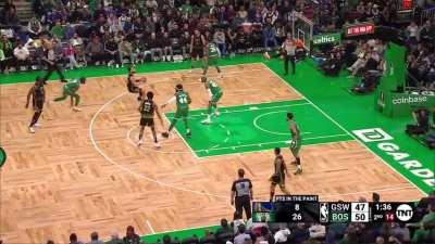 [Highlight] Celtics bigs in a deeeeep drop as Curry walks into the open jumper plus the foul from behind