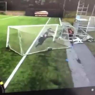 O que raios aconteceu aqui