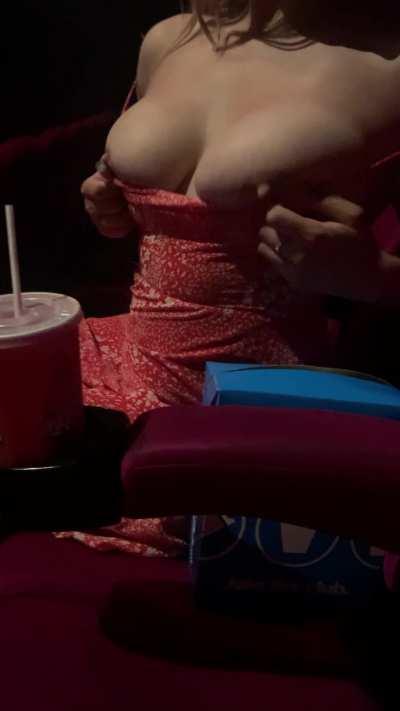 Everyone else must've been watching Netflix [oc]