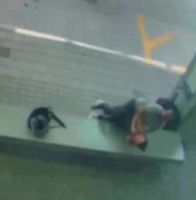 Florida Man trying to kill a random women with his shoelaces before being stopped.