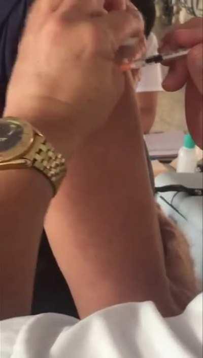 Doctor in Costa Rica purposely fakes COVID-19 shot