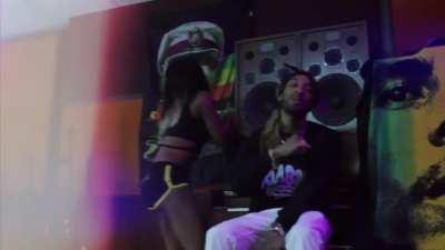 Klassik Frescobar x Ricky Blaze - Air I Breathe [Music Video]