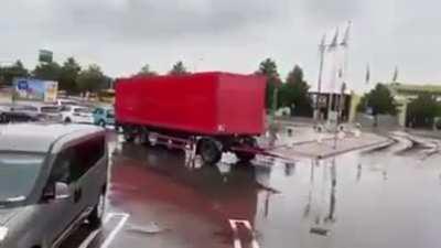 Trailer on the loose