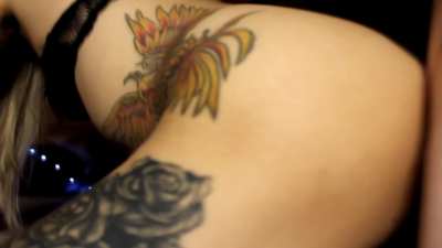 Sexy Asian throws back in doggystyle