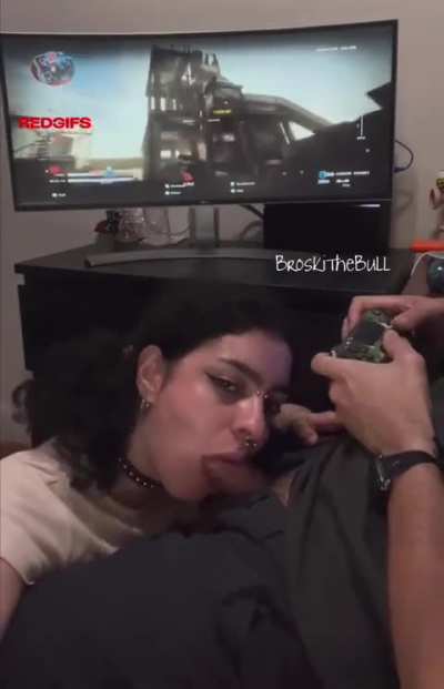 Probably one of my favorite blowjob videos is this one where my friend Gloomi blew me while I got a 27/10 KD on Rust