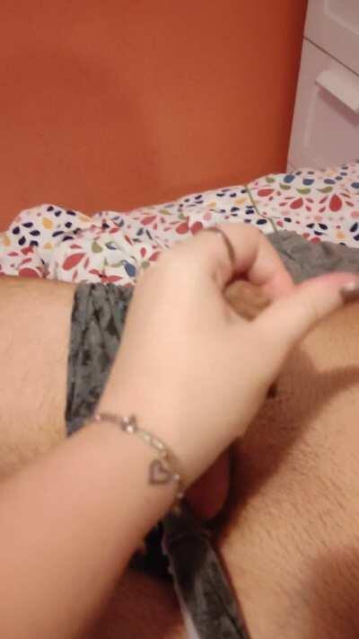 I want her to use both hands but she can't 😔