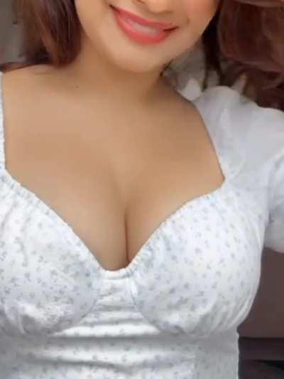 Avneet Kaur 🥵🔥 damn her milky cleavage.... I would love to suck her soul out of her milk tankers 🍼🍼🤤