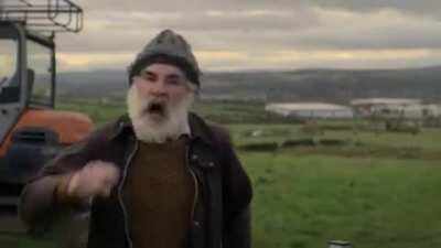 Почему мы не можем жить в мире и гармонии (эпизод из сериала Brassic)