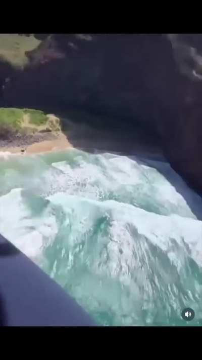 Tour Helicopter Crash Lands on Hawaiian Beach