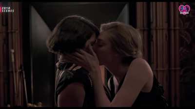 Gemma Arterton (32) & Elizabeth Debicki (28) - 