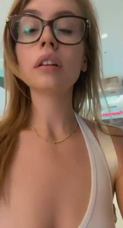 I love to show off in public 😋