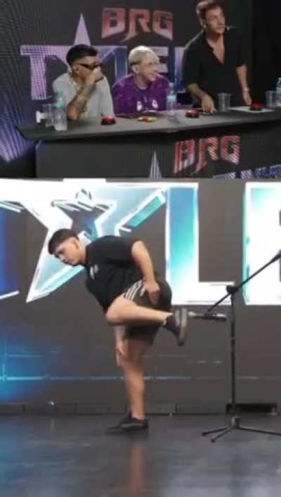 A guy farted for 40 seconds on a talent show.