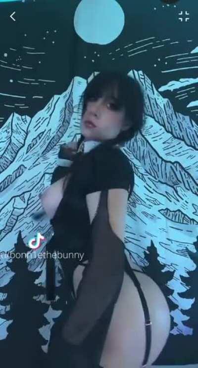 Would you dance with me? I got some moves...