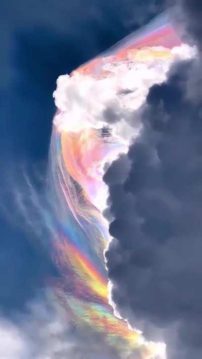 Nubes iridiscentes 