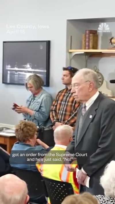 Angry lowans grill Republican senator on deported Maryland father