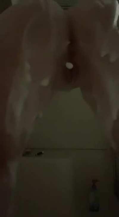 Help wash mommy&rsquo;s back