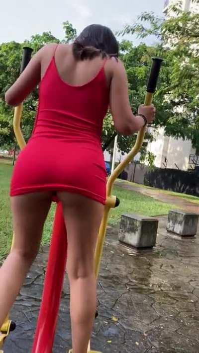 What would you do with my petite body? 🤭