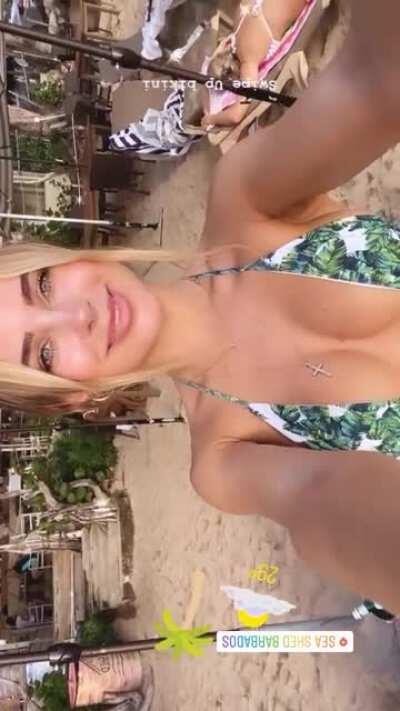 Kimberley Garner doing what she loves to do 😍 Showing off her sexy body 🔥❤