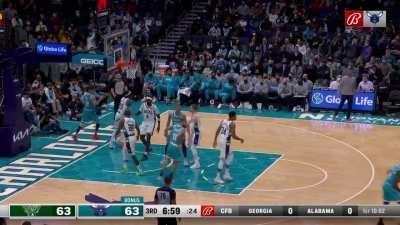 [Highlight] Scary Terry through the bucks defense elegantly!