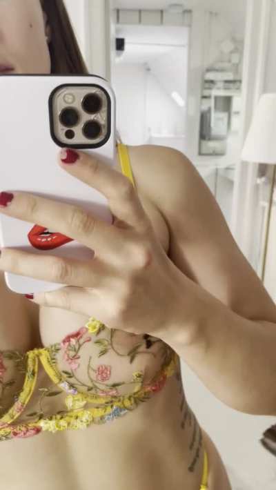 Er ved at vælge undertøj til weekenden  😈
