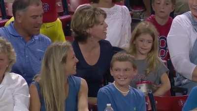 Зубастик знает чем угодить девице