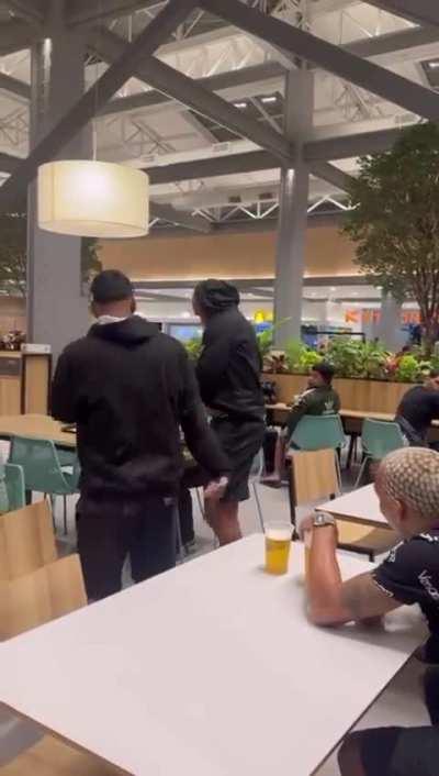 O cara sacou a porra de um foguete kkkk