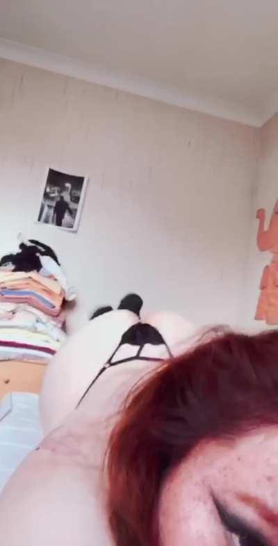 I hardly ever post videos because I can’t edit my scars out but I hope you like my phattie! See all my naughty videos on my 40€ lifetime ✨ follow me on twitter @unicornglittern ✨