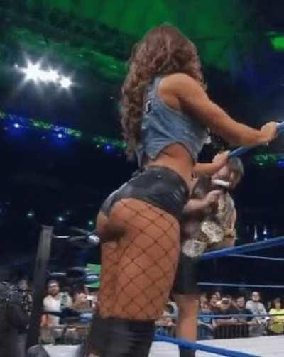 Brooke Tessmachers incredible ass. So hot🤯🤯🤯